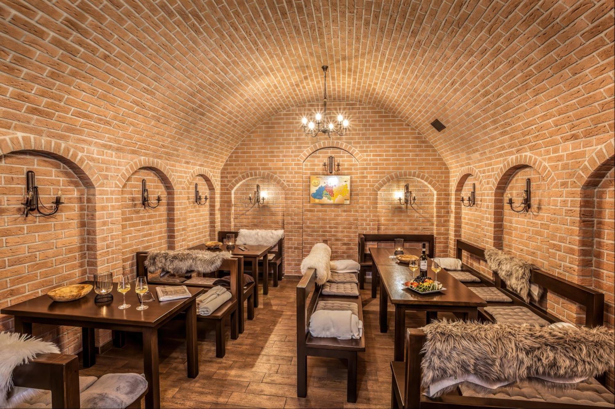 Hotel Lidovy Dum Bzenec Bagian luar foto