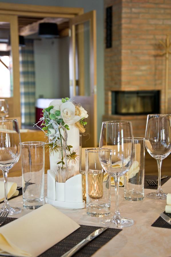 Hotel Lidovy Dum Bzenec Bagian luar foto